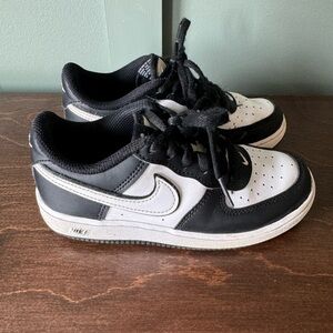 Little kid size black and white Air Force 1